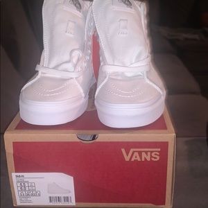 White Vans Sk8-Hi top